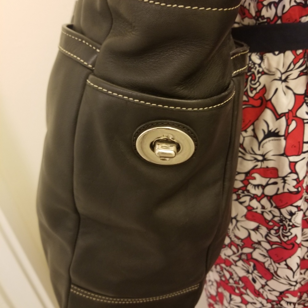 Coach Large Tote - Picture 4 of 6